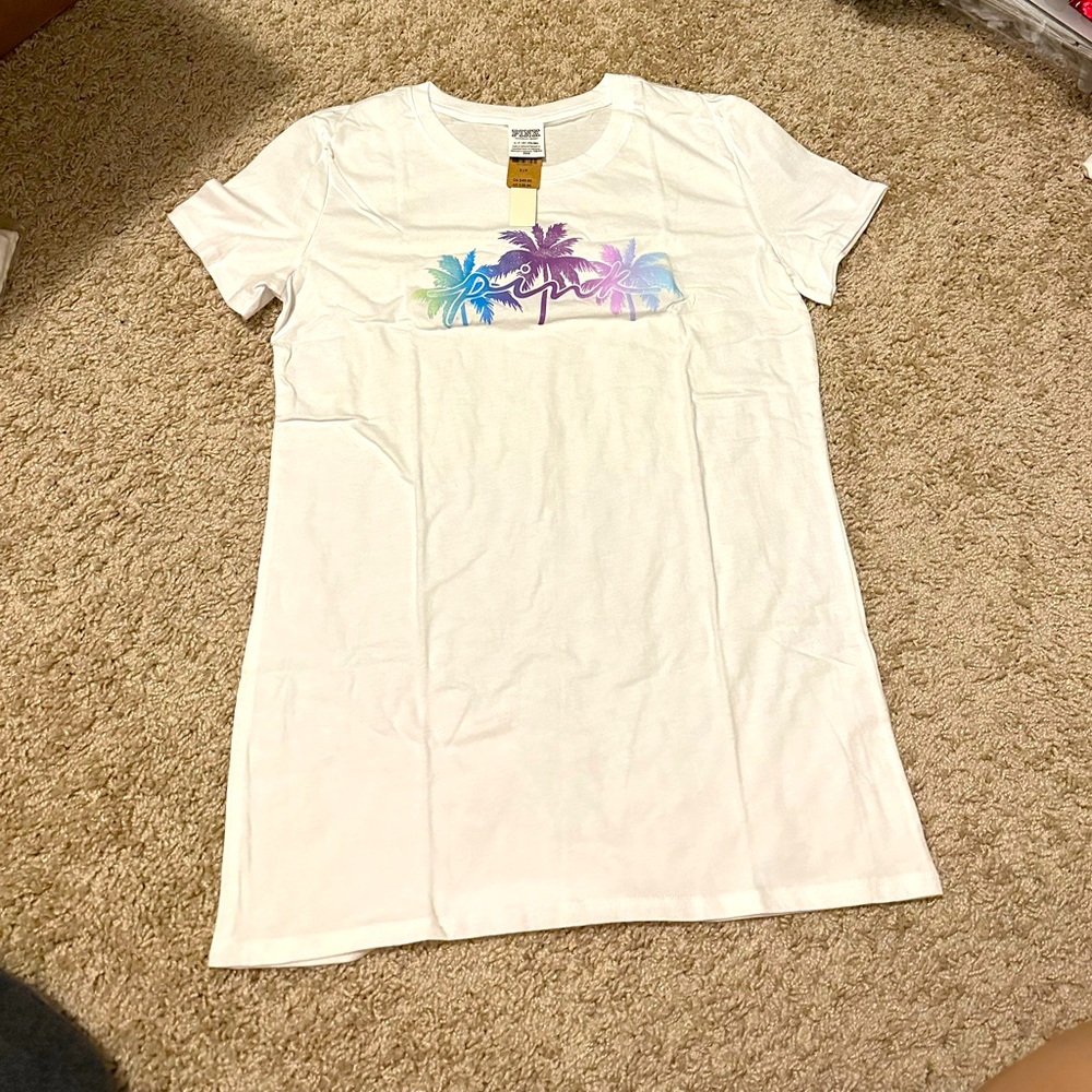 VS Pink tshirt Small